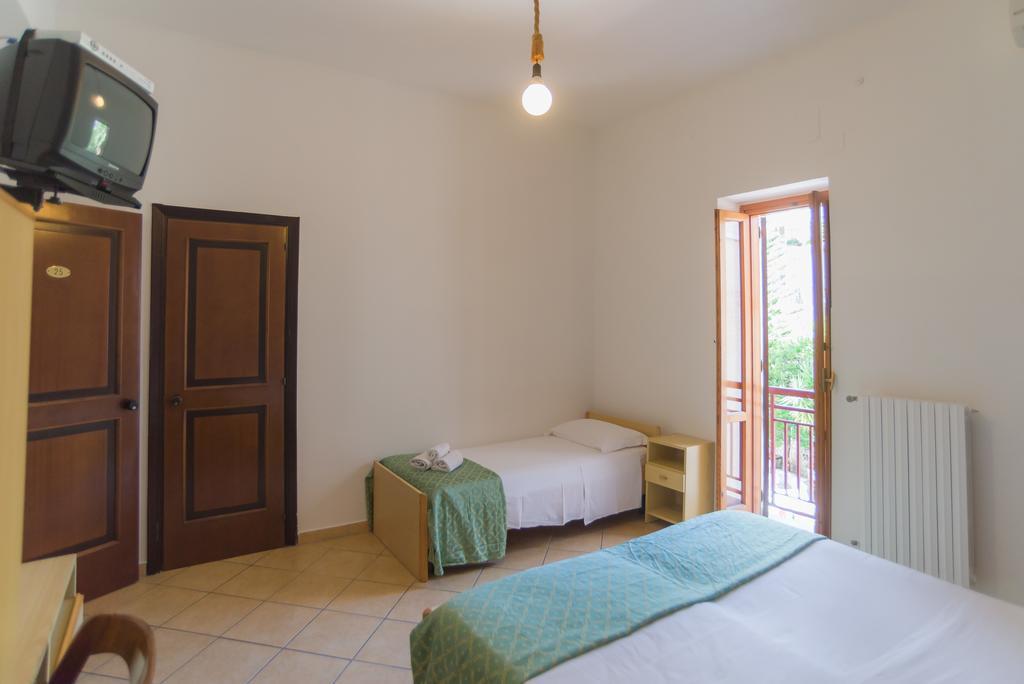 Hotel Alba Del Gargano マッティナータ エクステリア 写真